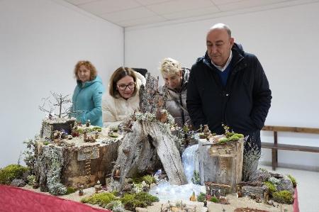 Imagen El presidente de la Diputación ha visitado algunos de los belenes ganadores del Concurso Provincial que destacan por su “trabajo, dedicación y originalidad”